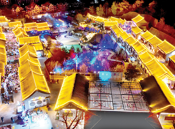 阳泉市人民政府门户网站-郊区桃林沟村桃河民俗文化园内节目轮番上演