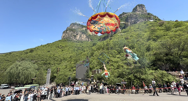 600日报:藏山舞蹈表演飞天《仙女散花》赢得游(1475464)-20260607053450.jpg ""